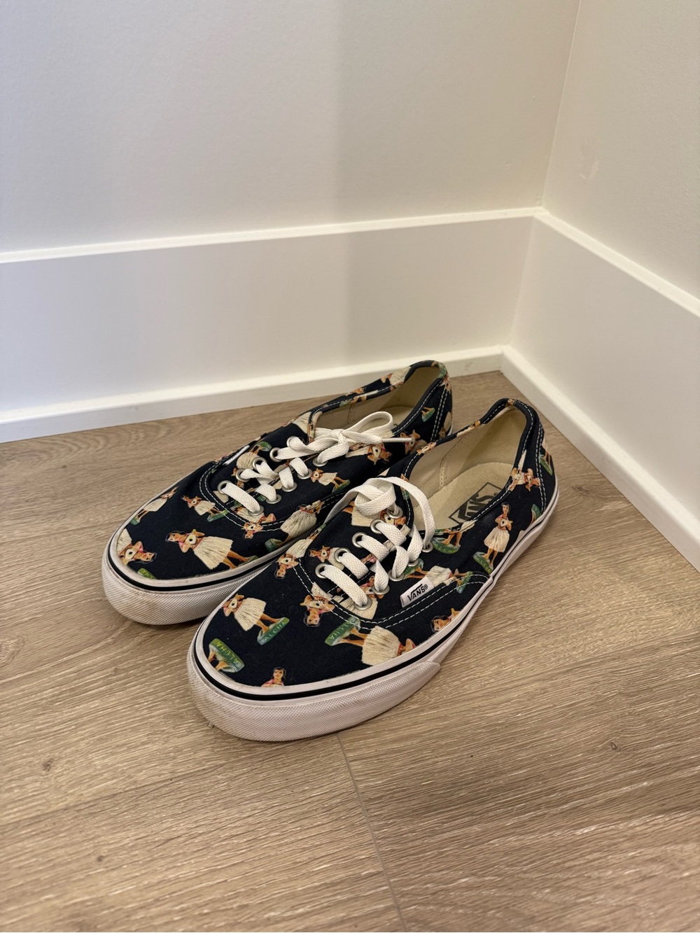 RARE Vans Authentic Digi Hula Girl Aloha Hawaiian Print Sneakers - Women's 9.5